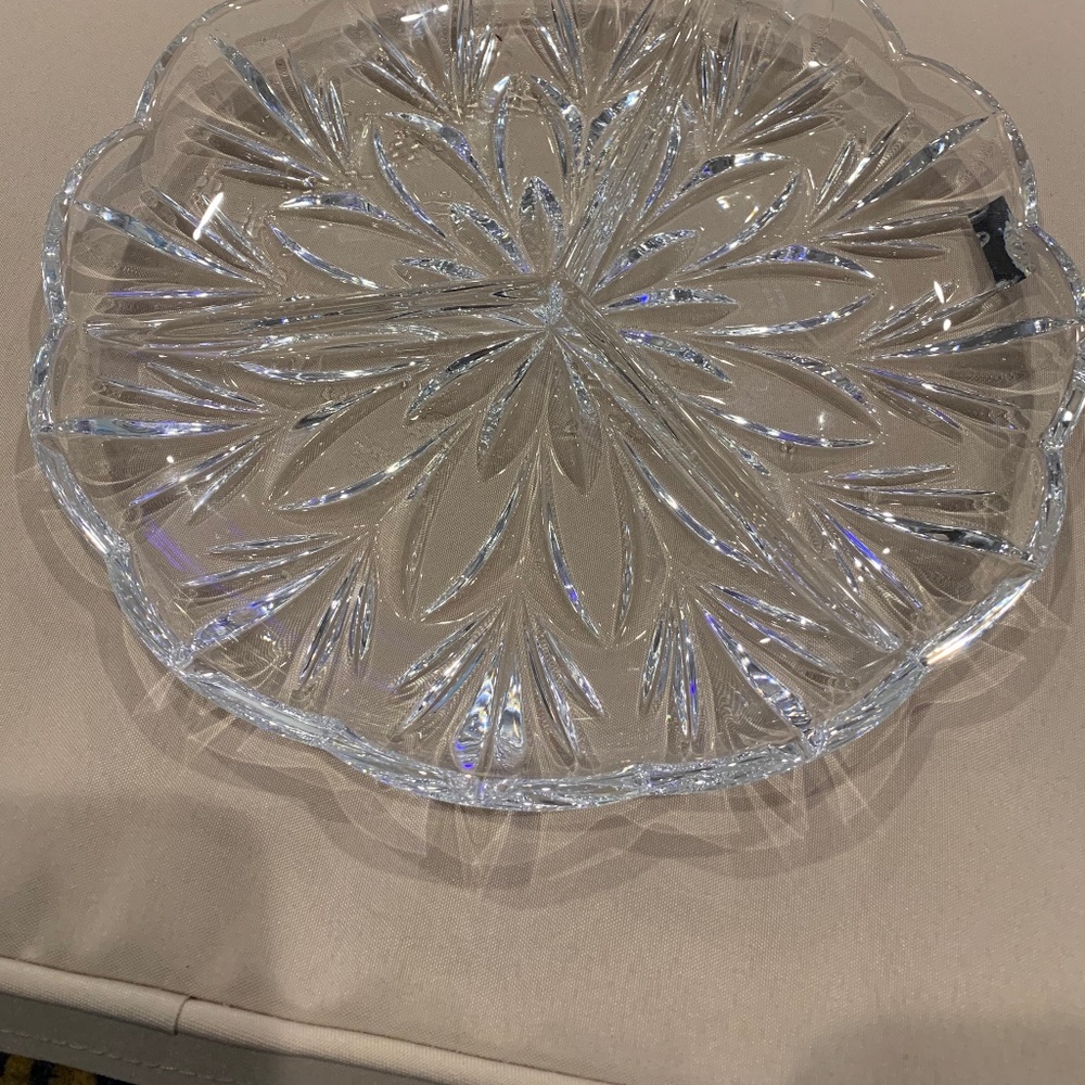 Marquis by Waterford Crystal Canterbury 3-section Divided Rd. Relish/Candy Dish